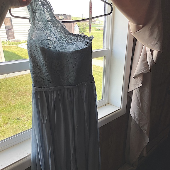 Brides maid dress. Great for prom. - Picture 3 of 3